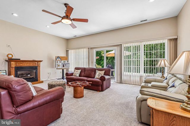 38 WAGON WHEEL LN, Columbus, NJ 08022