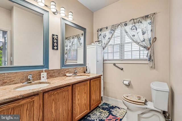 38 WAGON WHEEL LN, Columbus, NJ 08022