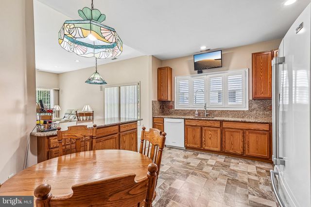 38 WAGON WHEEL LN, Columbus, NJ 08022