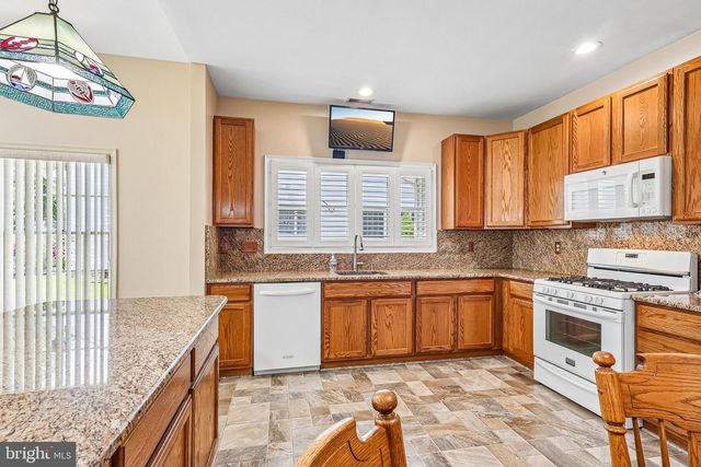 38 WAGON WHEEL LN, Columbus, NJ 08022