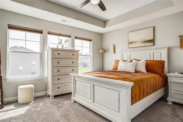 2102 SW Holdbrooks Drive, Lee's Summit, MO 64082