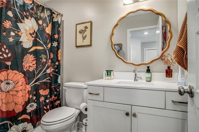 2102 SW Holdbrooks Drive, Lee's Summit, MO 64082