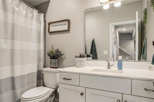 2102 SW Holdbrooks Drive, Lee's Summit, MO 64082