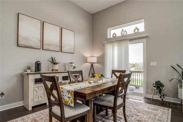 2102 SW Holdbrooks Drive, Lee's Summit, MO 64082