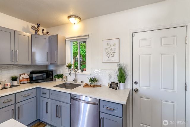 606 S 61st Street, Tacoma, WA 98408