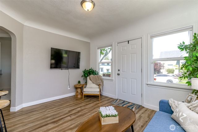 606 S 61st Street, Tacoma, WA 98408