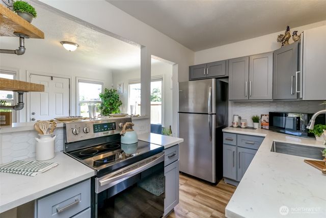 606 S 61st Street, Tacoma, WA 98408