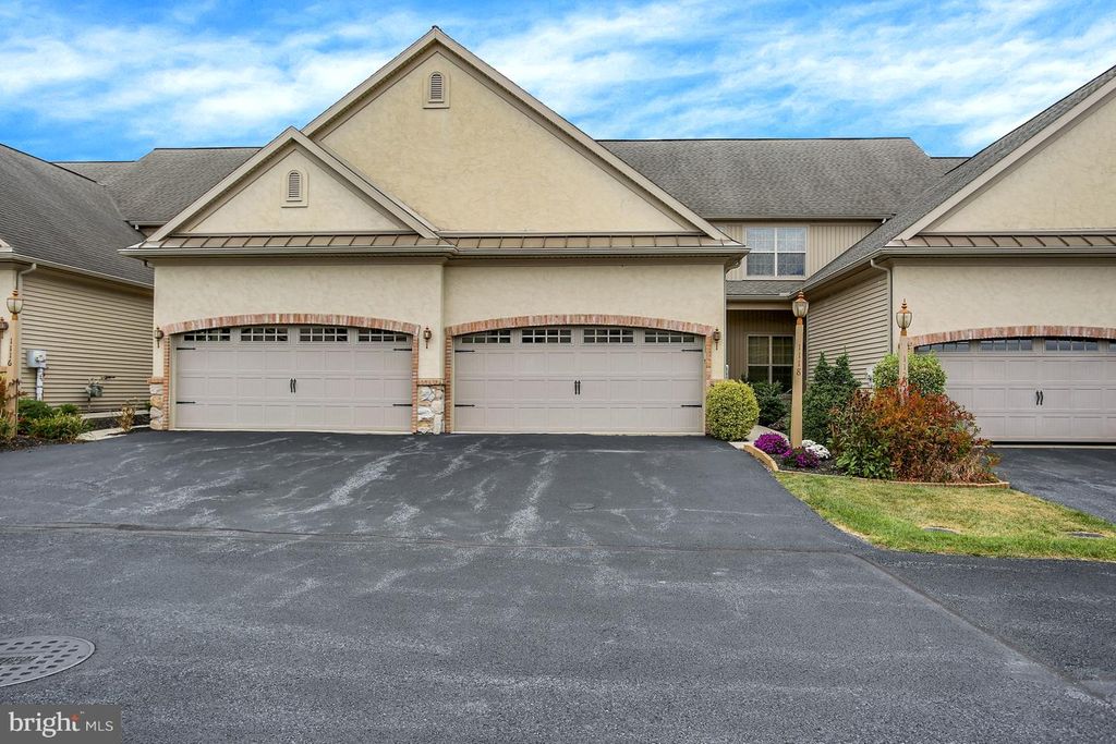 1118 DAY STAR DR, Harrisburg, PA 17111