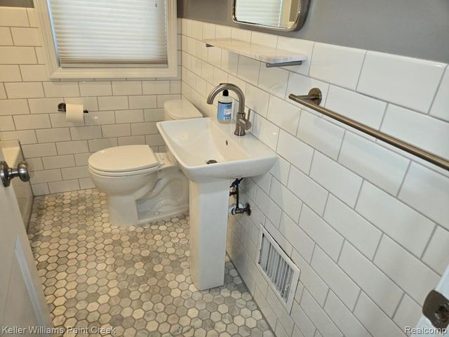 1489 West Boulevard, Berkley, MI 48072