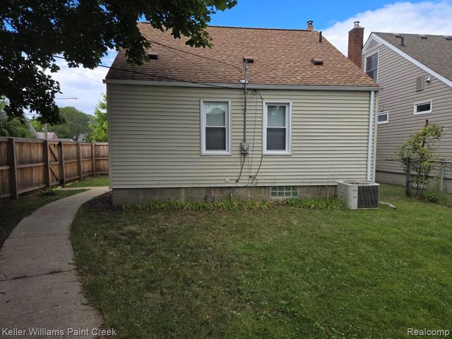 1489 West Boulevard, Berkley, MI 48072