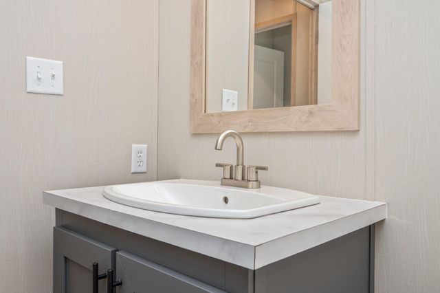 493 Marigold Avenue, Defuniak Springs, FL 32433