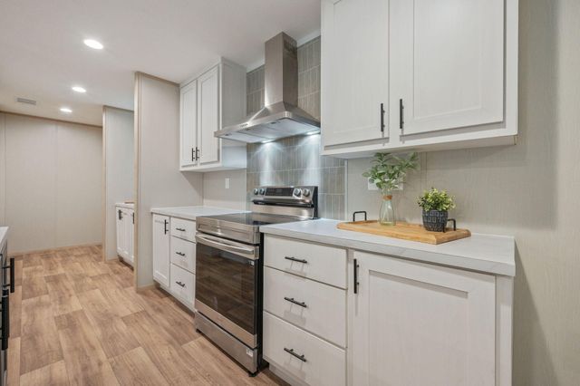 493 Marigold Avenue, Defuniak Springs, FL 32433