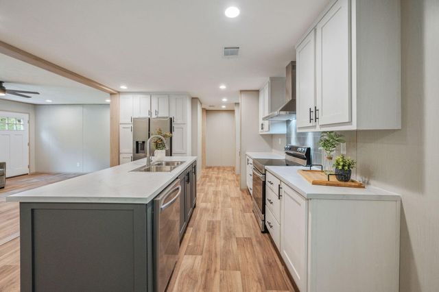 493 Marigold Avenue, Defuniak Springs, FL 32433