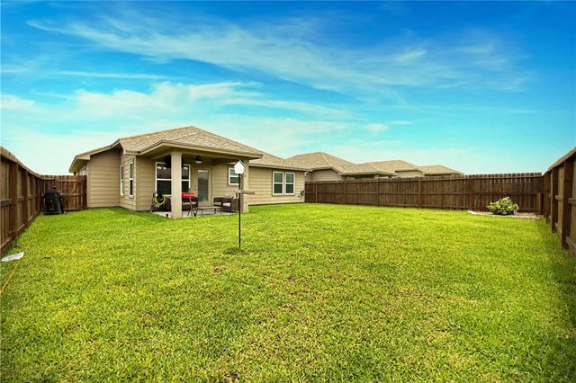 1261 Thames Chase Dr, Corpus Christi, TX 78415