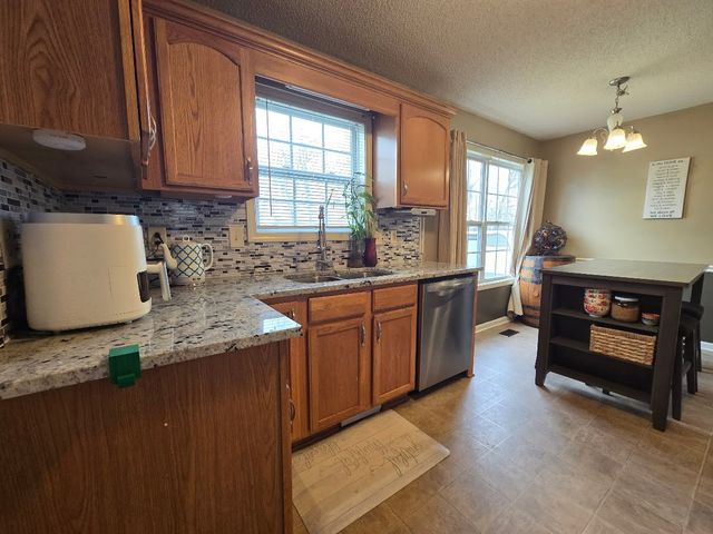 1403 Addison Dr, Clarksville, TN 37042