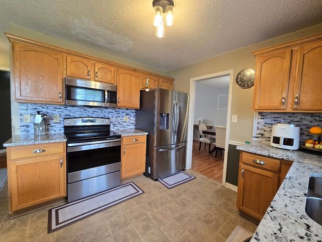 1403 Addison Dr, Clarksville, TN 37042