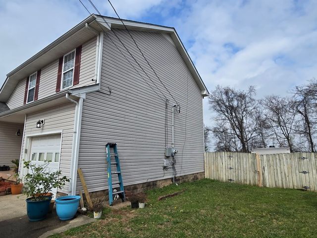 1403 Addison Dr, Clarksville, TN 37042