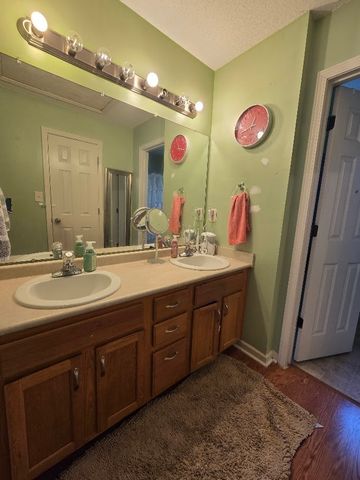 1403 Addison Dr, Clarksville, TN 37042