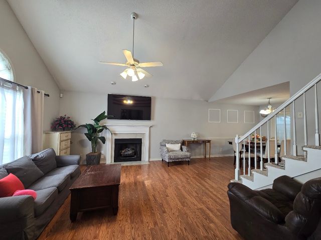 1403 Addison Dr, Clarksville, TN 37042