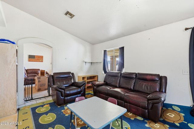 9584 W TINAJAS Drive W, Arizona City, AZ 85123