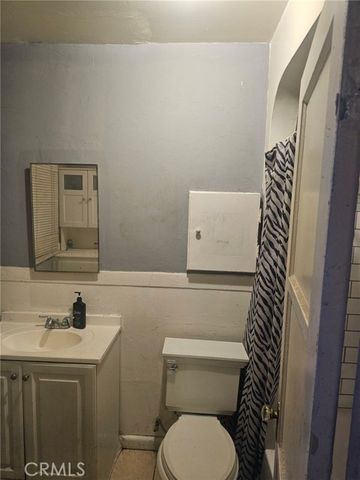 5714 10th Avenue, Los Angeles, CA 90043