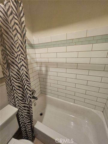 5714 10th Avenue, Los Angeles, CA 90043