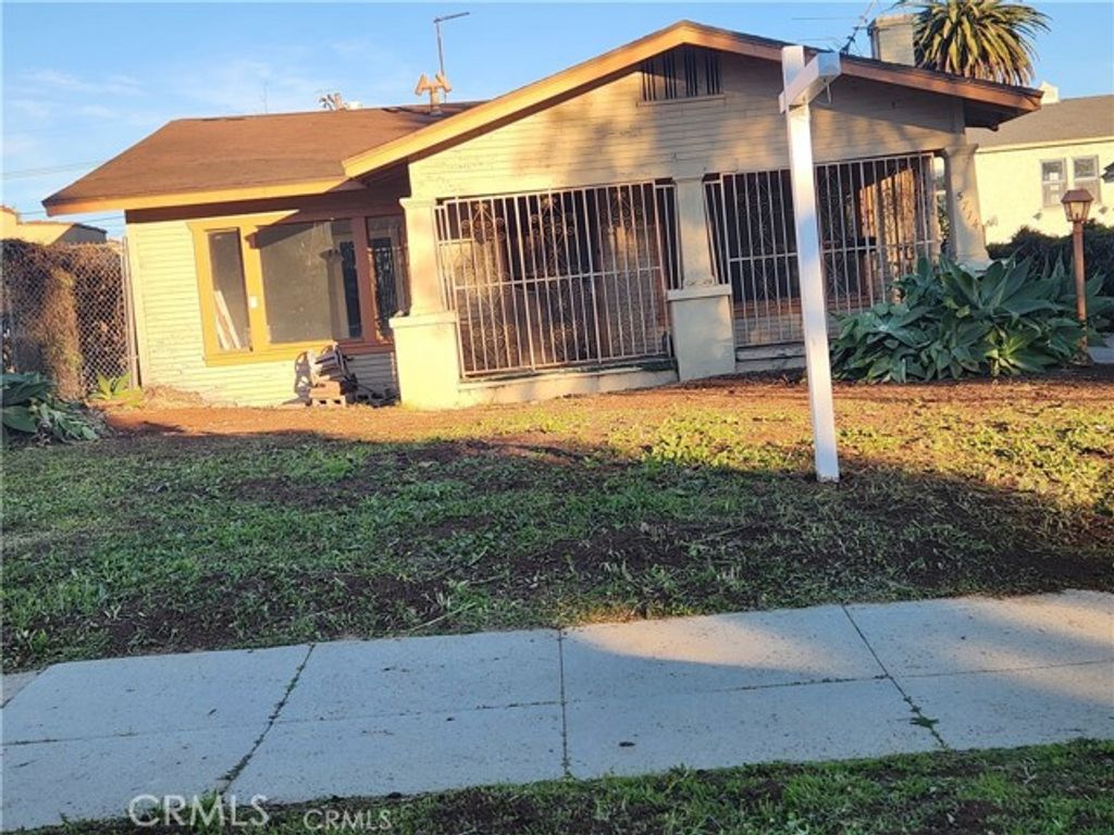 5714 10th Avenue, Los Angeles, CA 90043