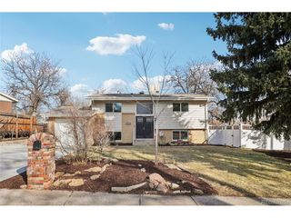 1084 S Parfet Ct, Lakewood, CO 80226