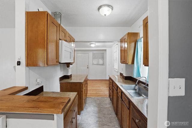 3706 W Arsenal, Bremerton, WA 98312