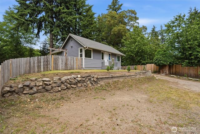 3706 W Arsenal, Bremerton, WA 98312