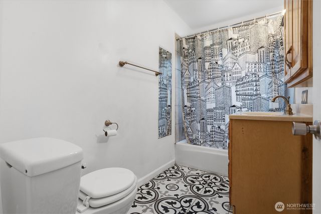 3706 W Arsenal, Bremerton, WA 98312