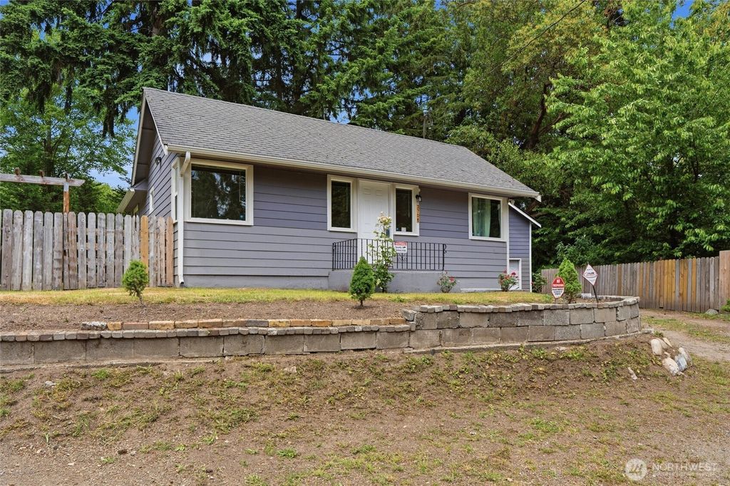 3706 W Arsenal, Bremerton, WA 98312