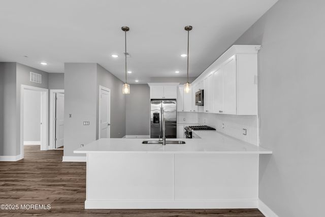 33 Union Avenue, Manasquan, NJ 08736