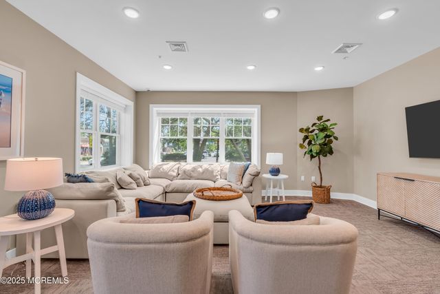 33 Union Avenue, Manasquan, NJ 08736
