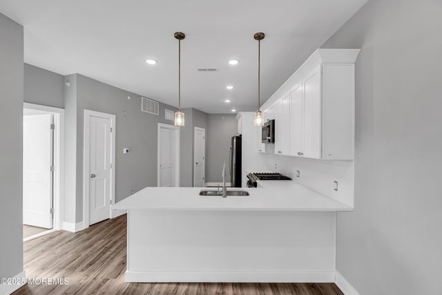 33 Union Avenue, Manasquan, NJ 08736