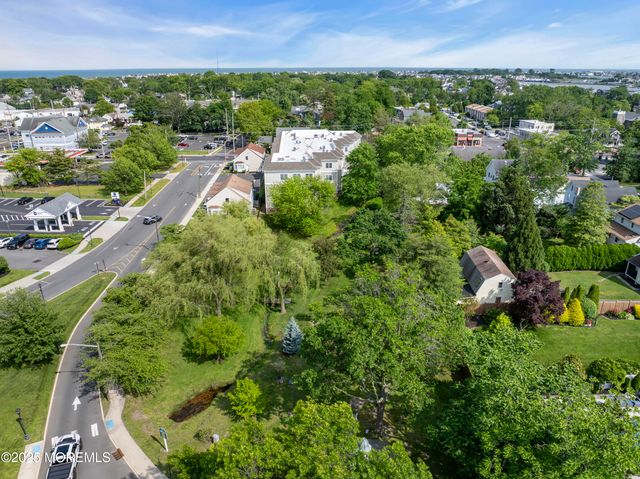 33 Union Avenue, Manasquan, NJ 08736