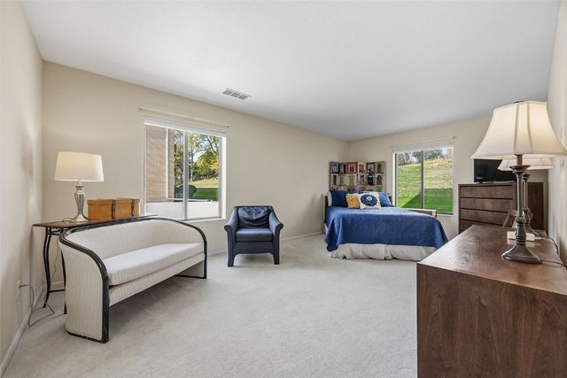 2135 1st Avenue SE 121, Cedar Rapids, IA 52403