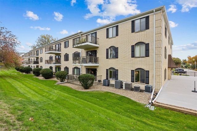 2135 1st Avenue SE 121, Cedar Rapids, IA 52403