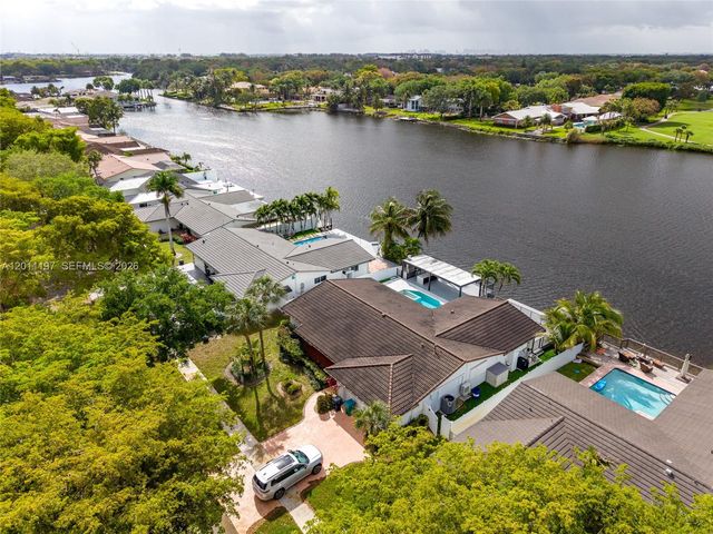 7410 Loch Ness Dr, Miami Lakes, FL 33014