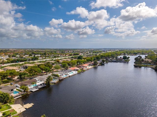7410 Loch Ness Dr, Miami Lakes, FL 33014