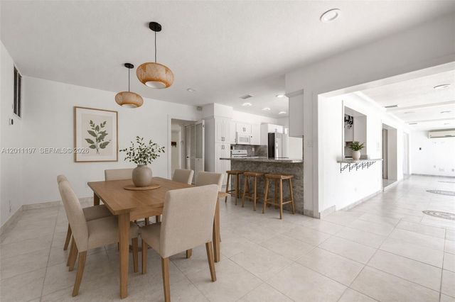 7410 Loch Ness Dr, Miami Lakes, FL 33014