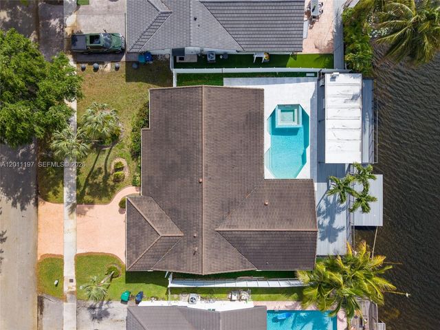 7410 Loch Ness Dr, Miami Lakes, FL 33014