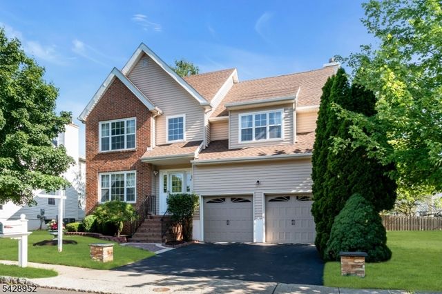 4 Leigh Rd, Hillsborough Twp., NJ 08844