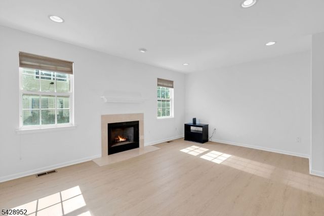 4 Leigh Rd, Hillsborough Twp., NJ 08844