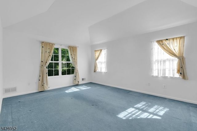 4 Leigh Rd, Hillsborough Twp., NJ 08844