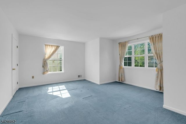 4 Leigh Rd, Hillsborough Twp., NJ 08844
