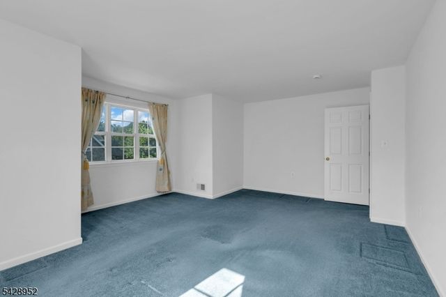 4 Leigh Rd, Hillsborough Twp., NJ 08844