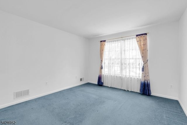 4 Leigh Rd, Hillsborough Twp., NJ 08844