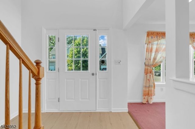 4 Leigh Rd, Hillsborough Twp., NJ 08844