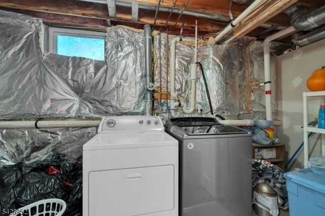 4 Leigh Rd, Hillsborough Twp., NJ 08844